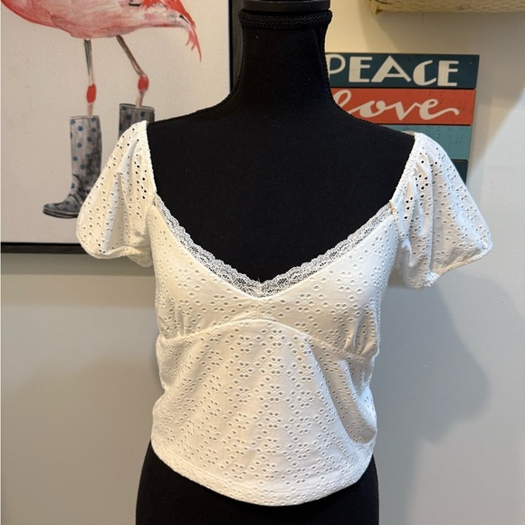 Aeropostale White Flutter Sleeve Crop Blouse - Picture 1 of 5